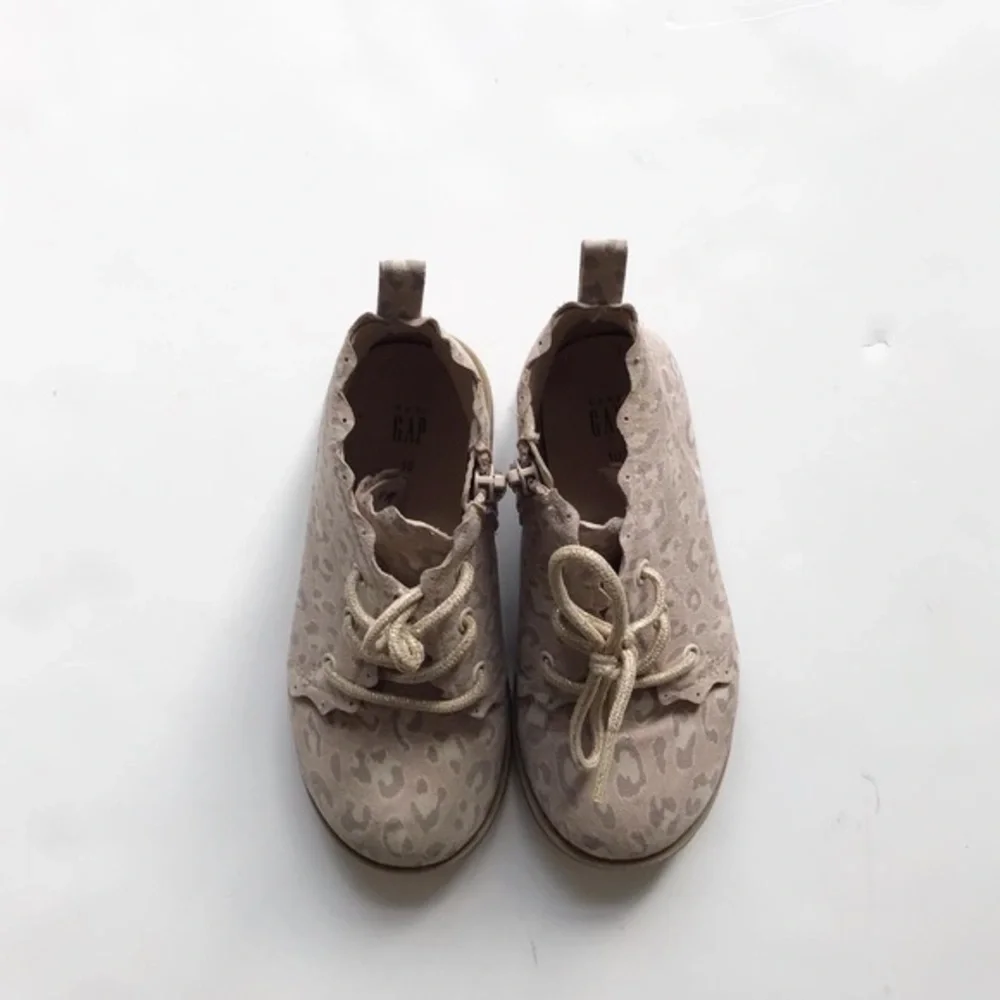 Babygap snow leopard print boots VGUC size 10